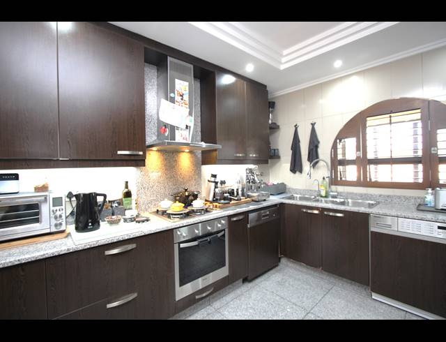 3 BEDROOM APARTMENT TO LET IN BEDFORD GARDENS